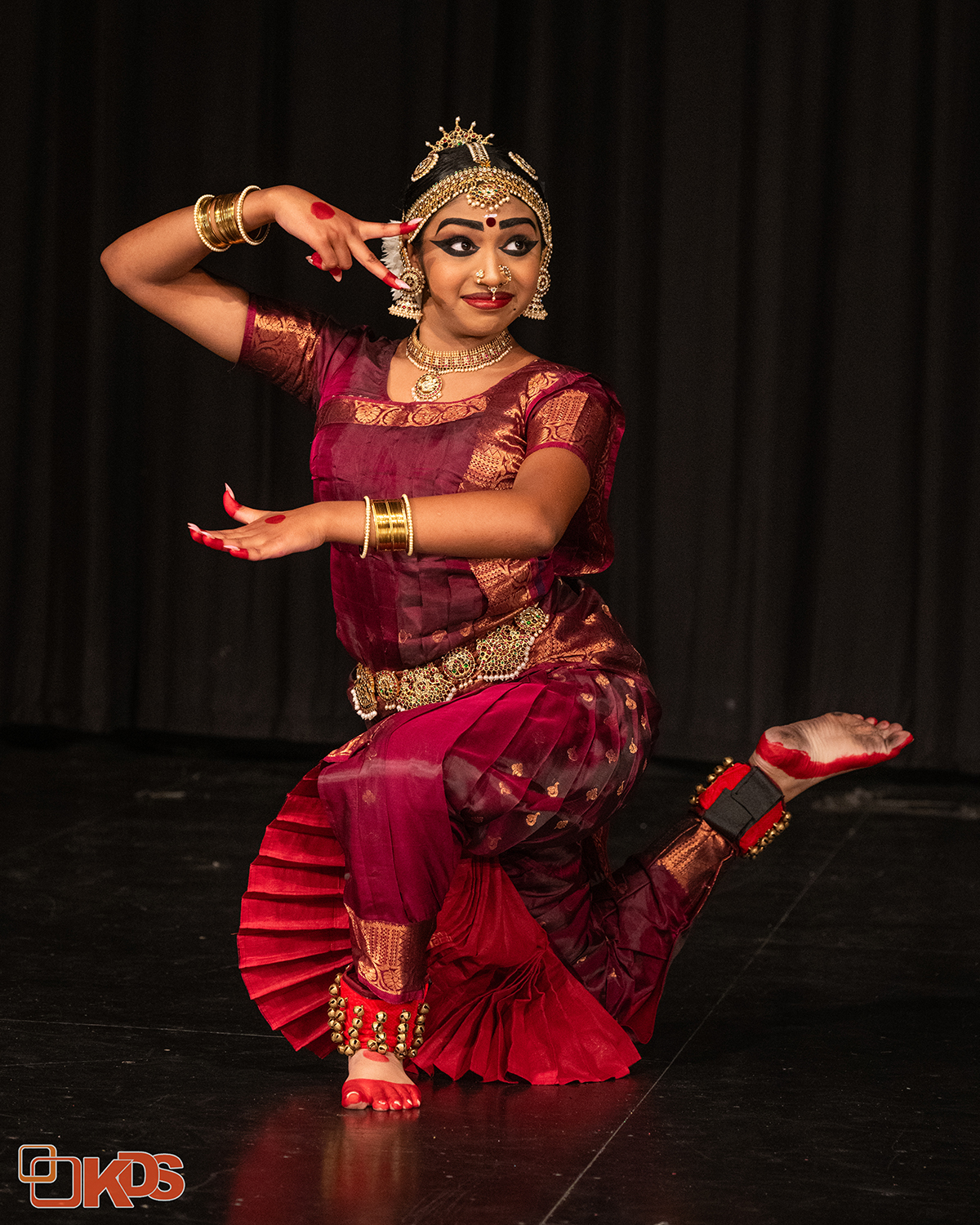 Rasanupavam production photograph 14: Costume and jewellery details